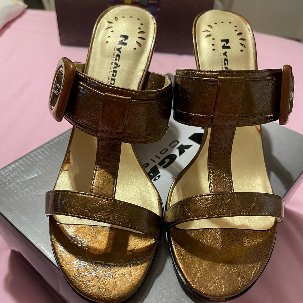 New In Box, Nygard, Dressy Metallic Tan-Brown Slip-on Sandals, Size 10